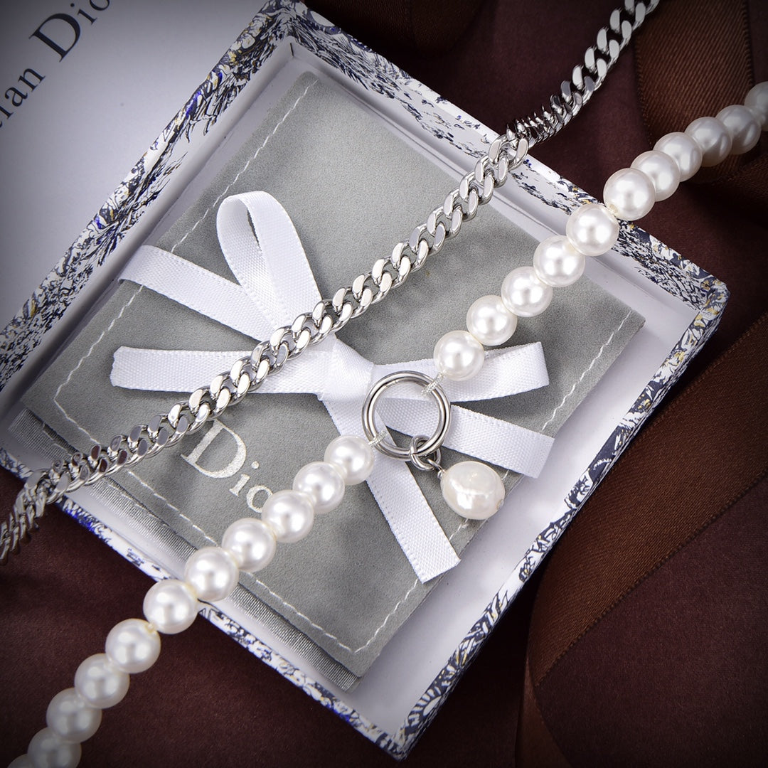 Dior 30 Montaigne Long Necklace